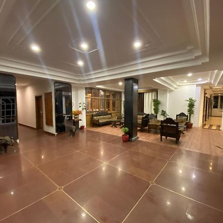 Grand Him Queen Ac Centralized Dharamshala Exterior photo