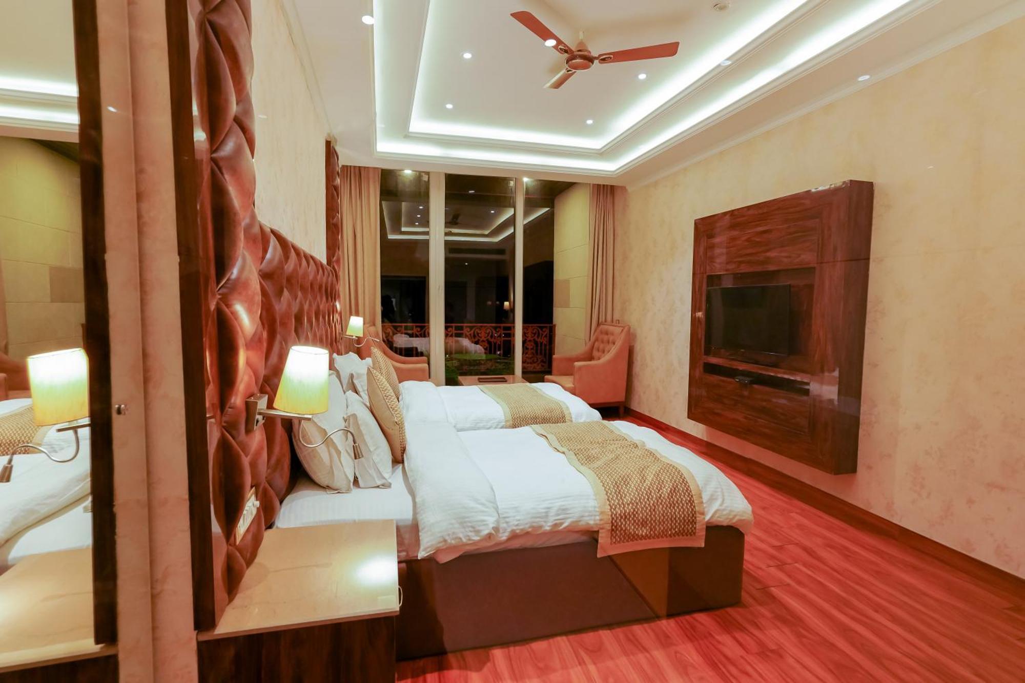 Grand Him Queen Ac Centralized Dharamshala Exterior photo