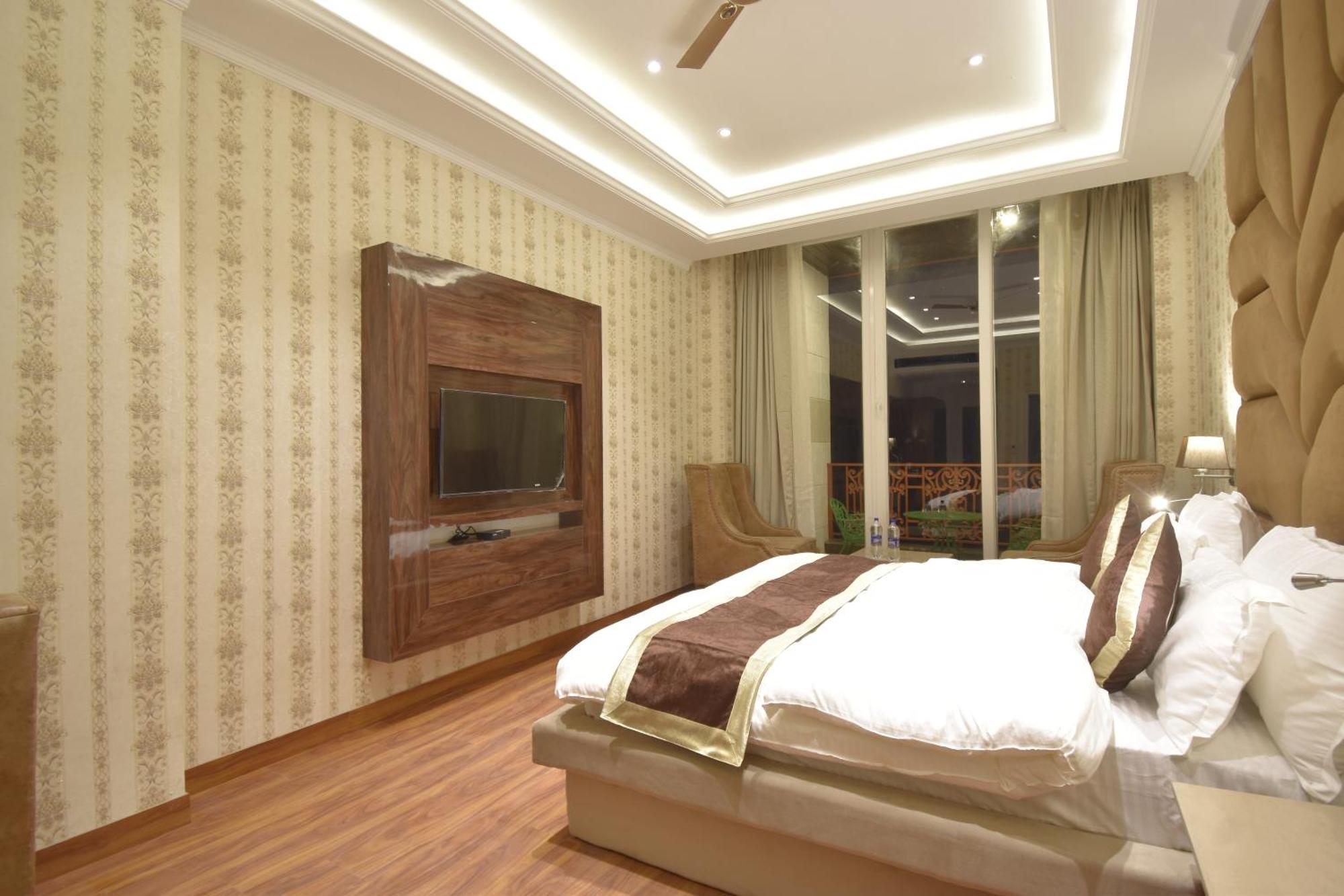 Grand Him Queen Ac Centralized Dharamshala Exterior photo