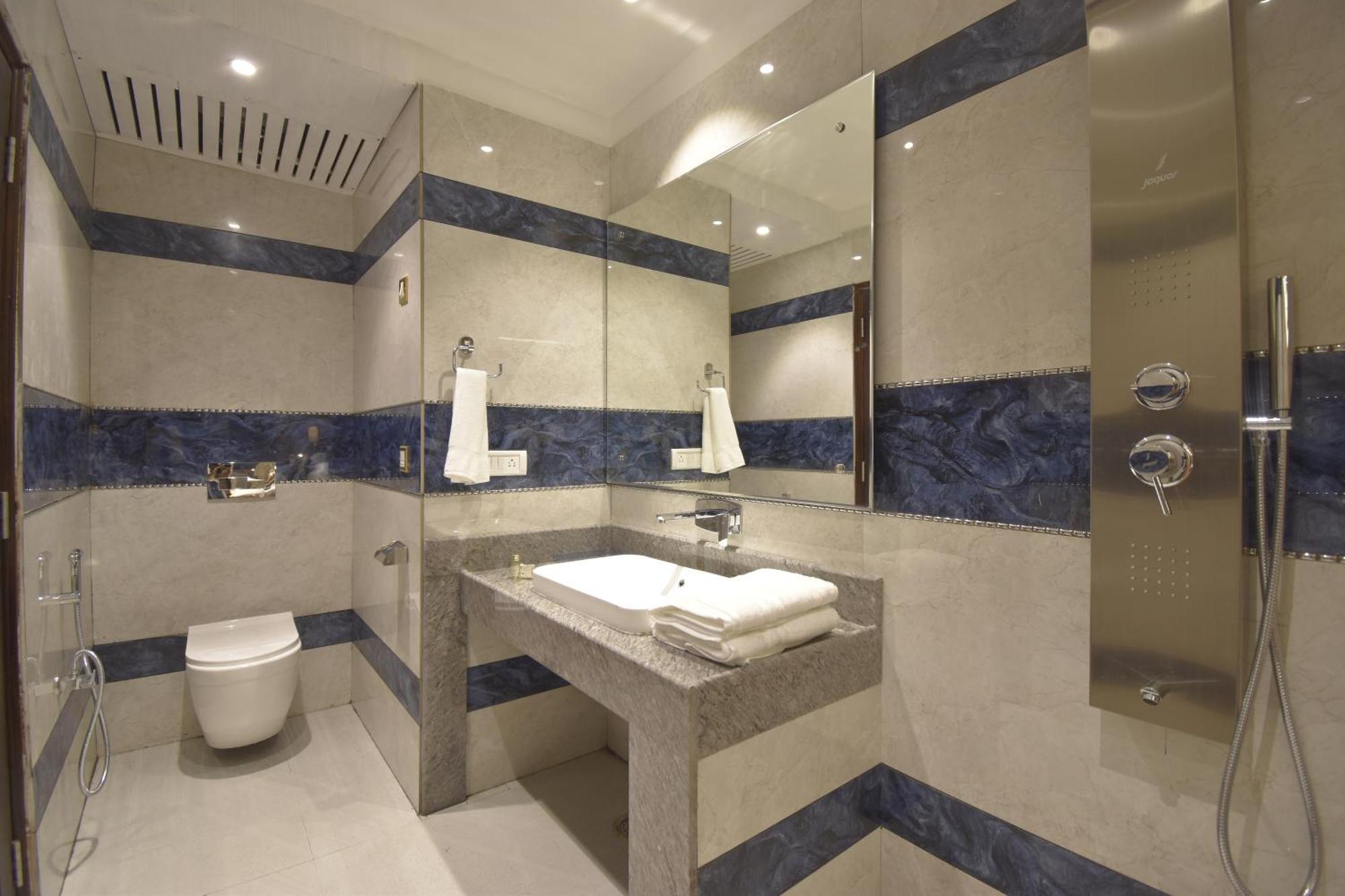 Grand Him Queen Ac Centralized Dharamshala Exterior photo